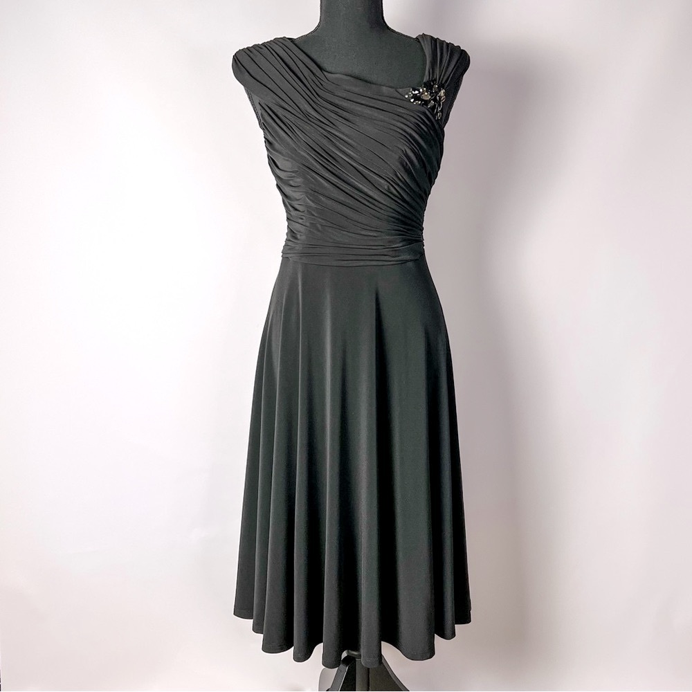 Elegant Womens Black Jeweled Cocktail Dress Jessica Howard Size 10
